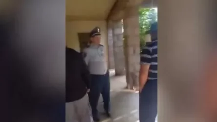 Ոստիկանները խուզարկել են ԱԺ-ի շենքի մոտ էշ տարած քաղաքացու տունը