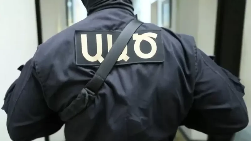 ԱԱԾ-ն օդանավակայանում ձերբակալել է ոստիկանության՝ «Զվարթնոց»-ի գծային բաժնի պետին, ՊՆ գեներալի որդու․ ԶԼՄ