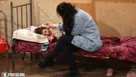 ԼՈՒՍԱՆԿԱՐՆԵՐ. Արցախ. Կյանքն ապաստարաններում