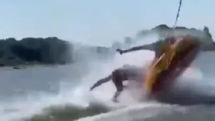 ՏԵՍԱՆՅՈՒԹ․ Օմսկում ջրային մոտորանավակի և ռետինե նավակի բախման կադրերը․ կա զոհ