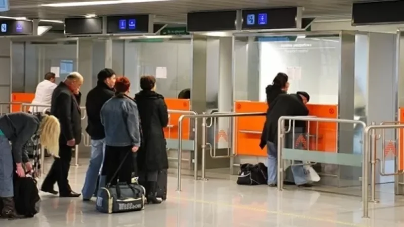 Խառնաշփոթ իրավիճակ «Զվարթնոց» օդանավակայանում.  ArmLur