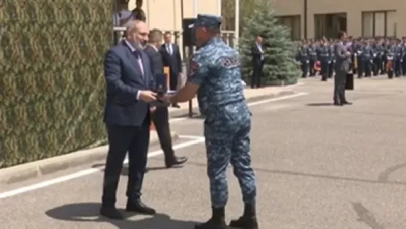 Զոհվածի հորը ծեծած ոստիկանին պարգևատրել են. «Հրապարակ»