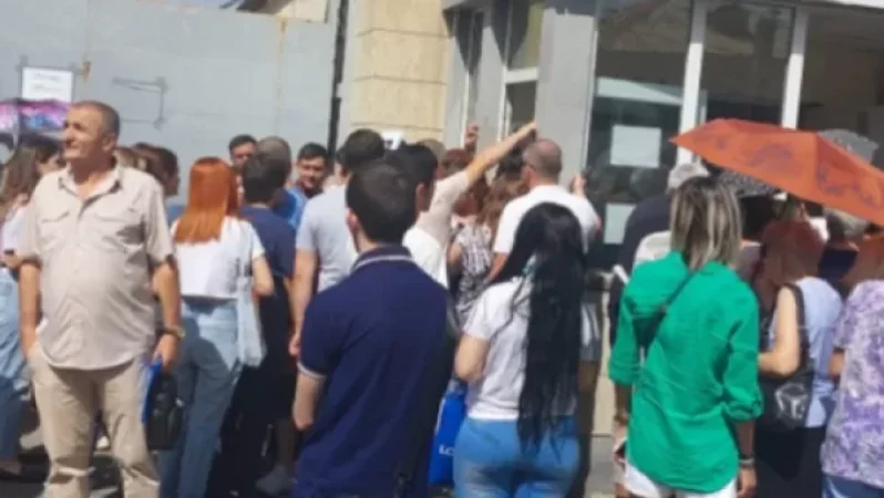 «Ընկերներ ջան, տեղյա՞կ եք անձնագրային բաժինների հետ ինչ է կատարվում»․ քաղաքացիներն ահազանգում են