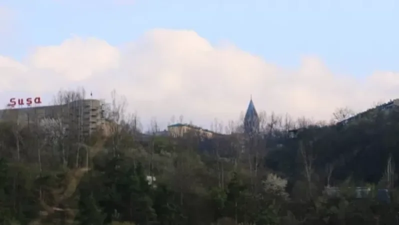 Մայիսի 9 -ին ընդառաջ, թուրքը հանեց ՍԲ Ղազանչեցոց Ամենափրկիչ եկեղեցու գմբեթները