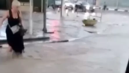 ՏԵՍԱՆՅՈՒԹ․ Գելենջիկի կենտրոնը հեղեղվել է․ մարդիկ փողոցն ինքնուրույն չեն կարողանում անցնել