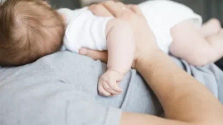 Հայրության արձակուրդ. նախագիծն ընդունվել է ԱԺ հանձնաժողովի կողմից