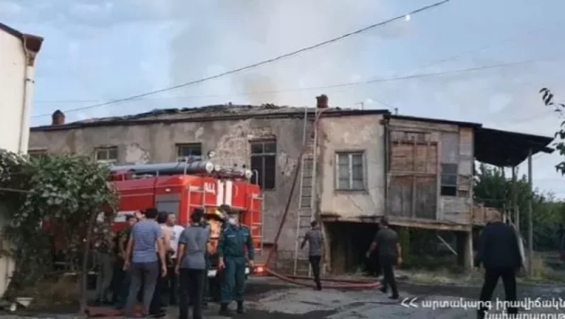 Պտղունք գյուղում այրվում է երկհարկանի շինություն. ԱԻ նախարարը դեպքի վայրում է. մանրամասներ