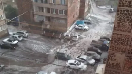 Երեկ Երևանի մի շարք հատվածներում 20 րոպեում թափվել է ամսական տեղումների նորմայի չափ անձրև