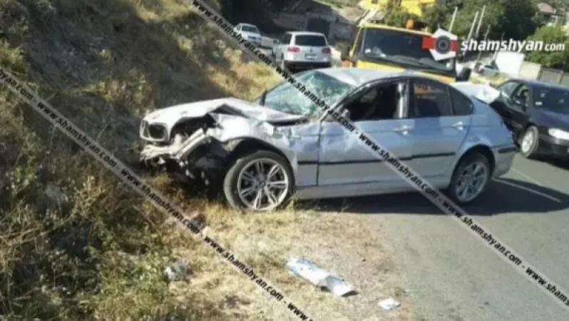 BMW-ն Արգել գյուղի գերեզմանատան մոտ բախվել է քարերին. կա 2 տուժած