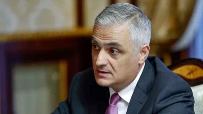 Հրաժարվում եմ, ընդհանրապես, միջանցքի թեմա քննարկել՝ ընդհանրապես․ Մհեր Գրիգորյանը՝ այս օրերին կատարվողի մասին․ Hraparak