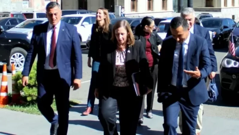 Ամենաբարձր մակարդակներում անում ենք ամեն ինչ՝ թույլ չտալու ուժի կիրառումը․ Լին Թրեյսին Սյունիք է այցելել