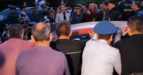 ՏԵՍԱՆՅՈՒԹ. Ցուցարարները հանպատրաստից փակեցին Բագրատաշեն-Ալավերդի ճանապարհը. իրավիճակը լարված է