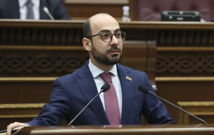 Չպետք է վտանգավոր մեսիջներ ուղարկի հարևան պետություններին․ ՔՊ-ից՝ Արարատը կնիքներից հանելու մասին