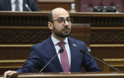 Չպետք է վտանգավոր մեսիջներ ուղարկի հարևան պետություններին․ ՔՊ-ից՝ Արարատը կնիքներից հանելու մասին