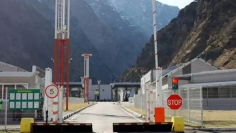 Ստեփանծմինդա-Լարս ավտոճանապարհը բաց է միայն բեռնատար տրանսպորտային միջոցների համար