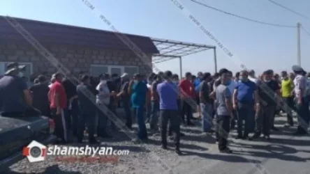 Մի քանի գյուղերի բնակիչներ փակել են Էջմիածին-Մարգարա ճանապարհը, ժամանել են մարզի ոստիկանապետն ու տարածքի ոստիկանապետը