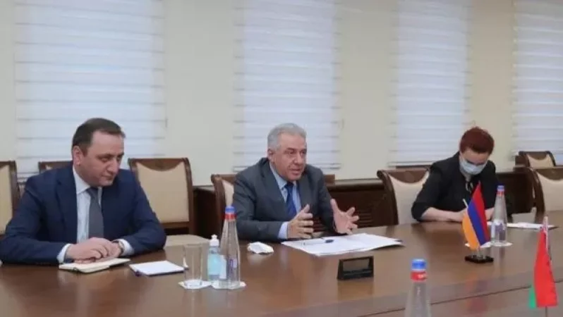 Պաշտպանության նախարարն ու Բելառուսի դեսպանը քննարկել են անվտանգության հարցեր