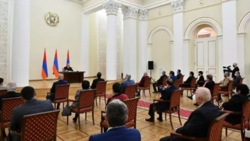 ՀՀ նախագահը հայ հասարակայնության ներկայացուցիչների հետ քննարկել երկրում տիրող իրավիճակը