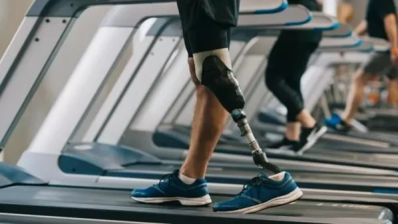 Պատերազմի ընթացքում վիրավորում ստացած անձանց պրոթեզների տրամադրման գործընթացը շարունակվում է