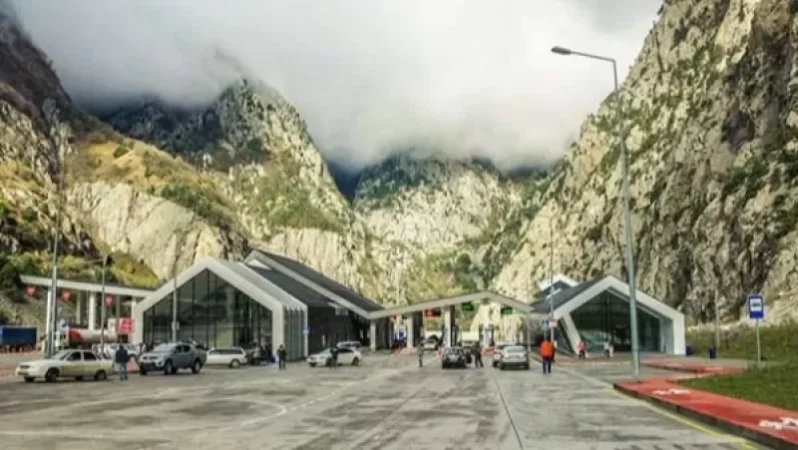 Քիչ առաջ երթևեկությունը Լարսում վերականգնվել է