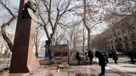 ՏԵՍԱՆՅՈՒԹ. Հարգանքի տուրք՝ սպարապետ Վազգեն Սարգսյանի հիշատակին. Փաշինյան