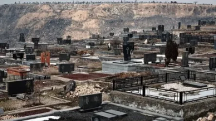 Գերեզմանատան հսկիչը մեղադրվում է գերեզմանատեղիների հատկացման հետ կապված հանցագործություններ կատարելու համար