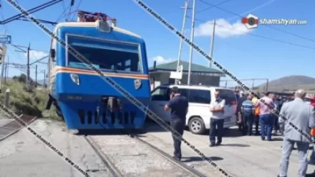Սևանում բախվել են ռուս պատվիրակներին տեղափոխող մարդատար էլեկտրագնացքն ու Mercedes-ը