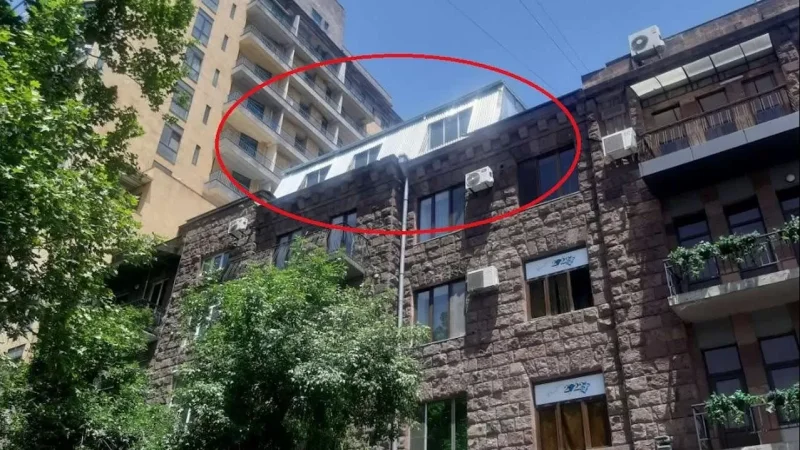 Չարենցի տուն-թանգարանի տանիքին բնակիչը ապօրինի հարկ է ավելացրել