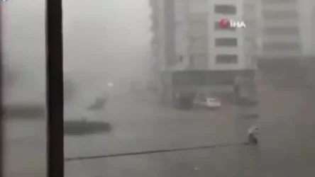 ՏԵՍԱՆՅՈՒԹ. Հուժկու փոթորիկը այսօր հարվածել է Թուրքիայի Անթալիա քաղաքին.  կան մեծ ավերածություններ