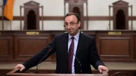 ՍԴ-ն հայտարարություն է տարածել. Հրայր Թովմասյանի՝ աշխատանքի չներկայանալու լուրերը հերքվում են