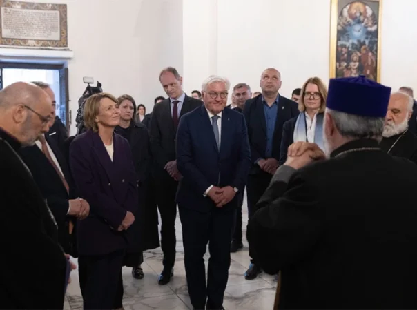 Վեհափառը դիմել է՝ Ադրբեջան գնացած, Գերմանիայի նախագահին