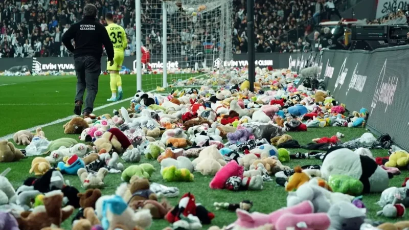 Photos: Toys on the Field during Turkish Football Match