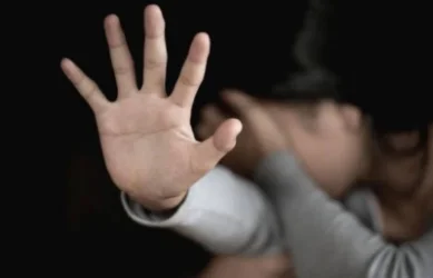 71-ամյա տղամարդը շենքի մուտքում փորձել է անառակաբարո արարք կատարել 13-ամյա աղջկա նկատմամբ