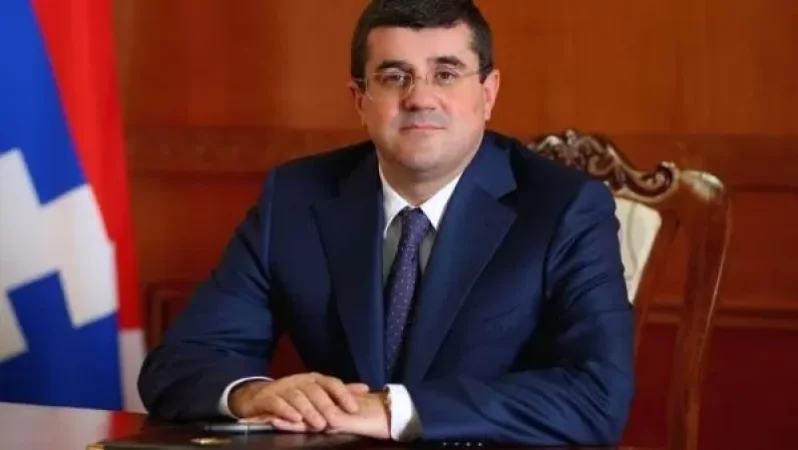 Արայիկ Հարությունյանը պարգևատրել է  Հադրութի շրջանի ղեկավարին և ԱԱԾ աշխատակից Սերգեյ Միրզոյանին