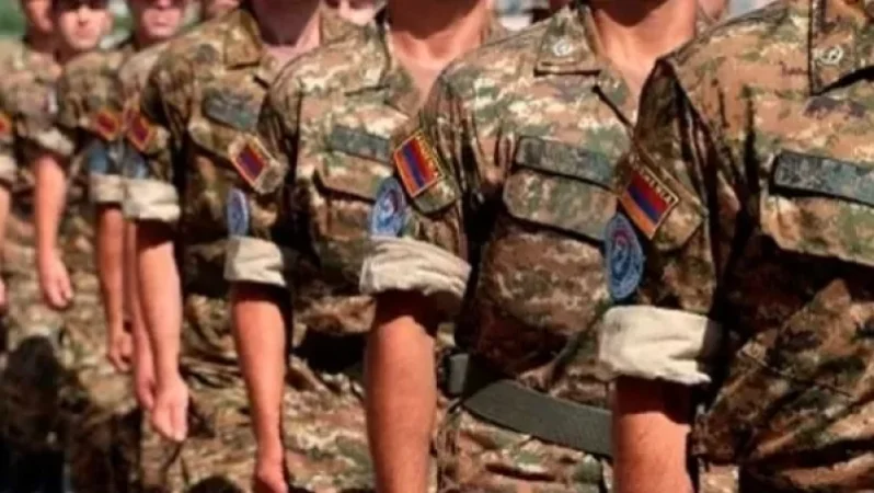 Շարք են կանգնեցրել, հրամայել դուրս գալ շարքից այն զինծառայողներին, ովքեր պատվաստված չեն. փաստաբանն ահազանգում է