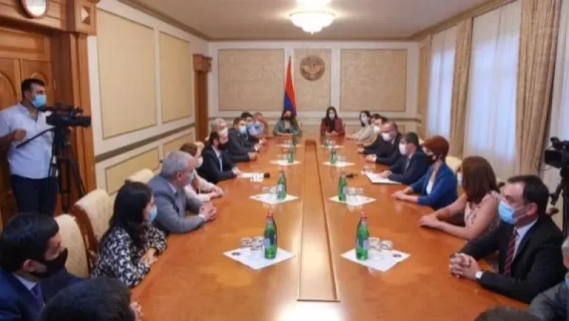 Արայիկ Հարությունյանն ընդունել է ՀՀ ԱԺ «Իմ քայլը» խմբակցության անդամներին՝ ԱԺ նախագահի գլխավորությամբ