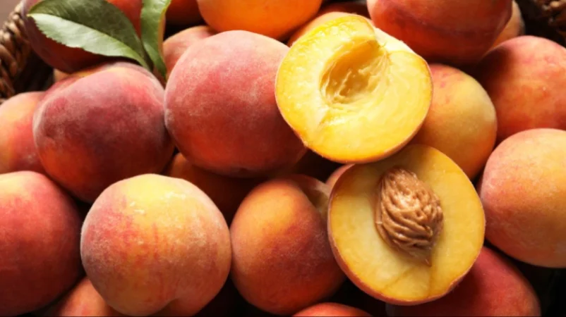 Բացահայտվել է դեղձի արհեստականորեն գունավորման դեպքը