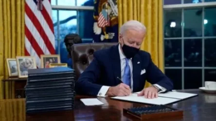 Վերադարձ Կլիմայի փարիզյան համաձայնագրին, Մեքսիկայի հետ սահմանին արտակարգ դրության չեղարկում. Բայդենի առաջին որոշումները