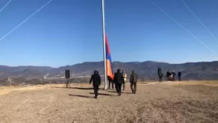 ՏԵՍԱՆՅՈՒԹ. Ճակատեն գյուղ տանող ճանապարհին տեղադրվել է 30մ բարձրությամբ և 40 քառ.մ մակերեսով հայկական եռագույնը