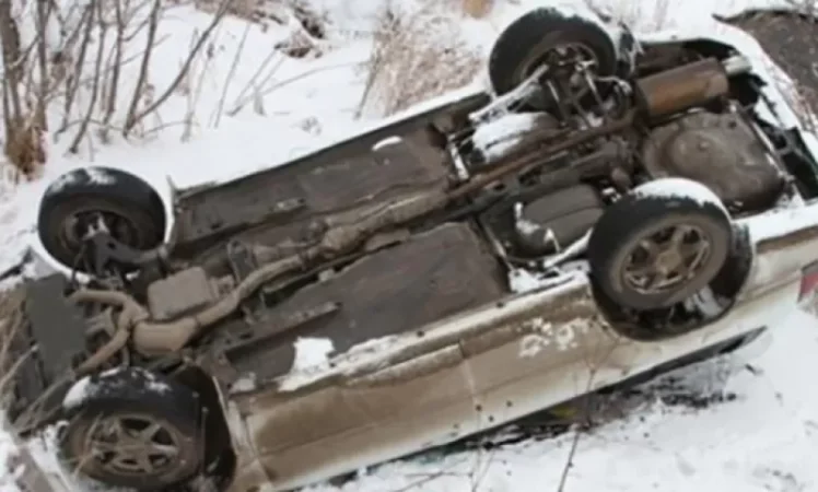 Խոշոր վթար.  Վարդենիս-Սոթք ավտոճանապարհի մեքենան դուրս է եկել երթևեկելի հատվածից և շրջվել