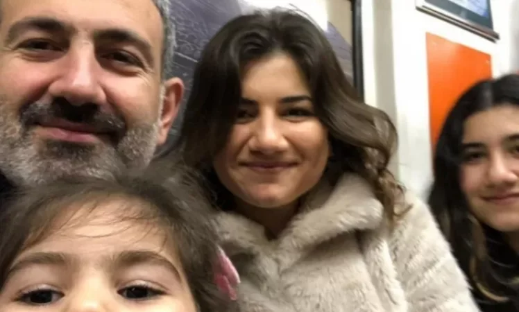 Վարչապետը դուստրերի հետ երթևեկել է մետրոյով, ապա գրառում կատարել