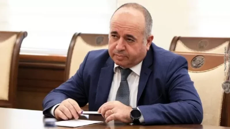 Defense Minister to Soon Leave Position: Who Will Replace Him?
