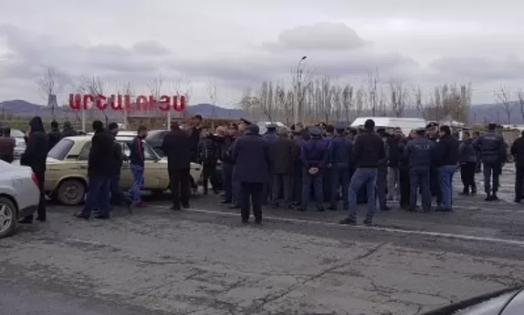 Արշալույսցիները արտահերթ ընտրություններ են պահանջում