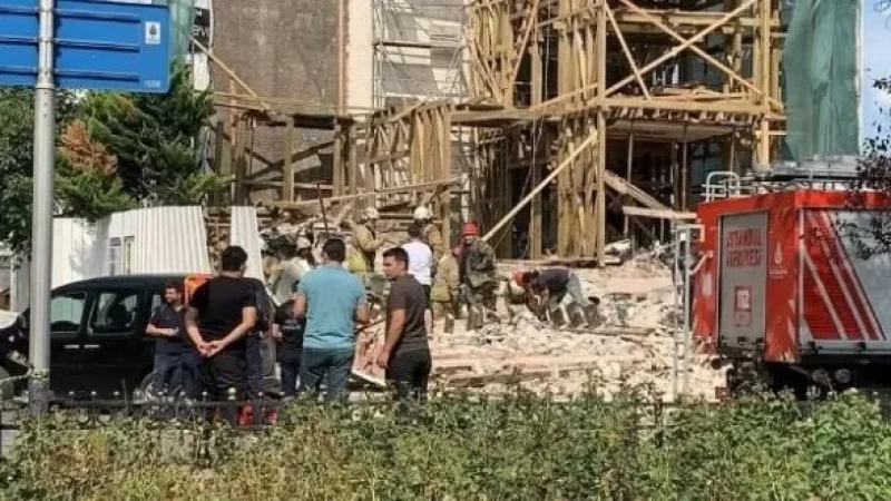 Photos: Historical Building Under Renovation Collapses in Istanbul