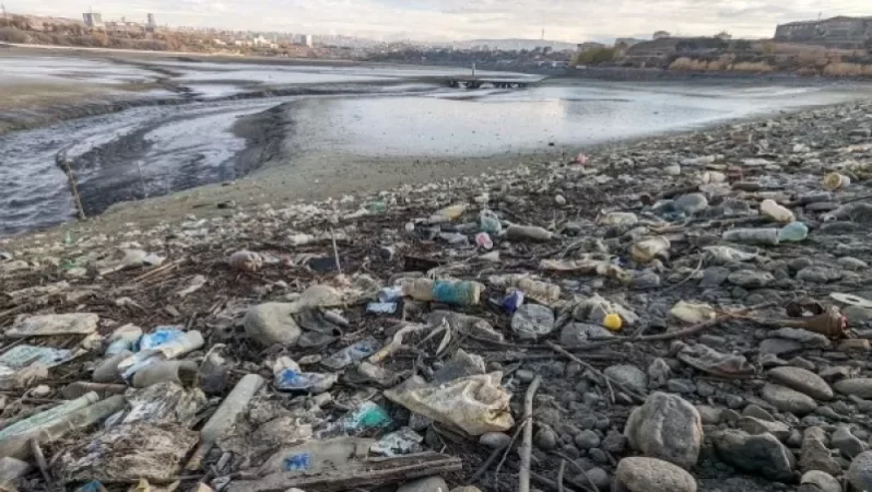 Երևանյան լճի ջուրն ամբողջովին իջեցվել է,  կուտակված աղբն ակներև դարձնել.  Սամվել Պիպոյան