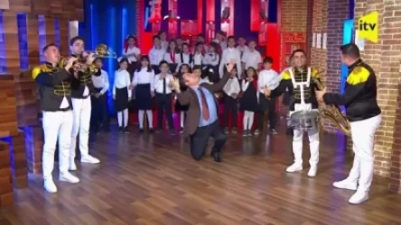 ՏԵՍԱՆՅՈՒԹ. Ադրբեջանում երեխաներին ներգրավել են Էմանուել Մակրոնի դեմ քաղաքական արշավին