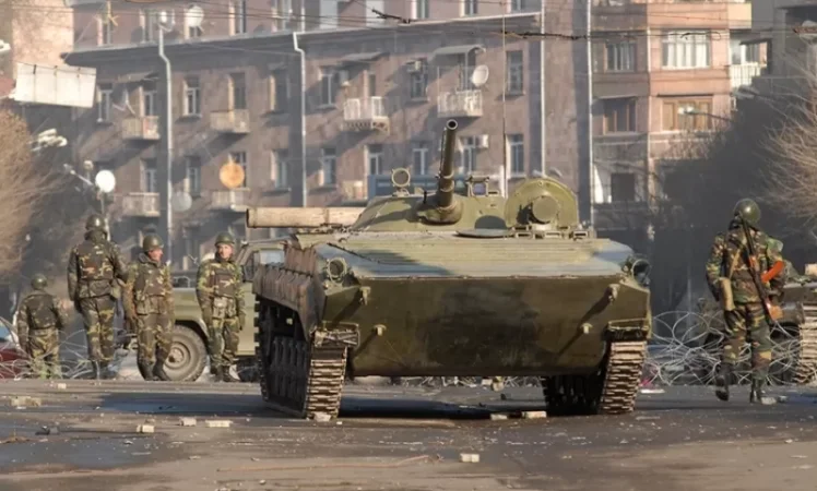 Նախարարը հրահանգել էր համազգեստ տալ օլիգարխների թիկնապահներին․ Գագիկ Մելքոնյանը մարտի 1-ի դեպքերի մասին