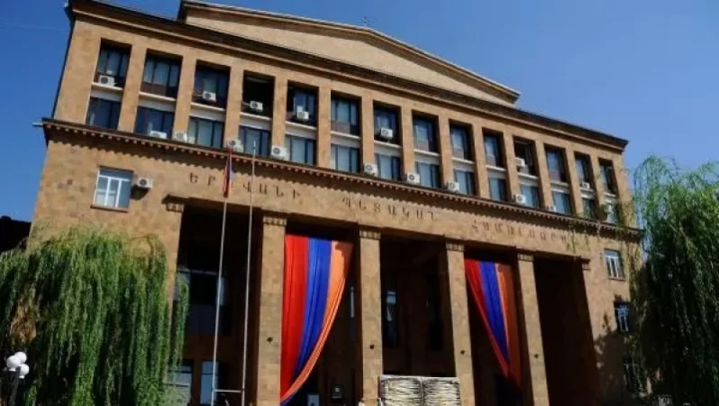 ԵՊՀ հայ բանասիրության ֆակուլտետն իր անվստահությունն է հայտնել ծրագրերի և չափորոշիչների աշխատանքային խմբին