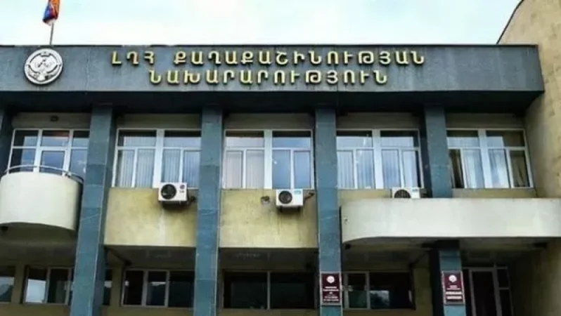 Կոչ ենք անում Արցախում բնակվող 50 տարեկանը լրացած բոլոր էքսկավատավարներին, վերամբարձ կռունկավարներին, բուլդոզերավարներին ներկայանալ նախարարություն