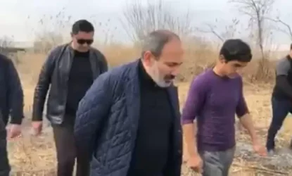 Վարչապետն այցելում է գյուղացիների բակերը և հետաքրքրվում ինչ խնդիրներ ունեն